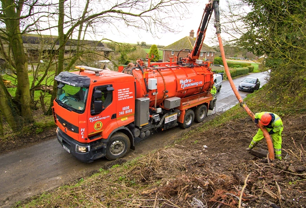 Superior Drainage Cleaning Tech - Gully Image 6