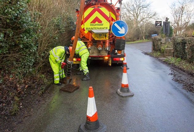 Superior Drainage Cleaning Tech - Gully Image 7